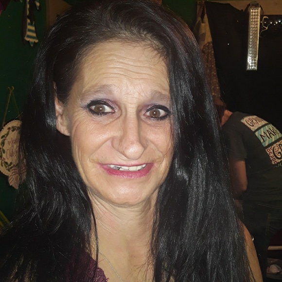 Meet your Posher, Erica - Picture 1 of 1